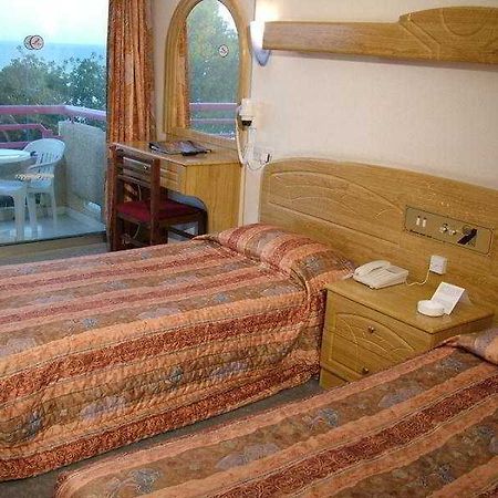 לימסול Arsinoe Beach Hotel מראה חיצוני תמונה