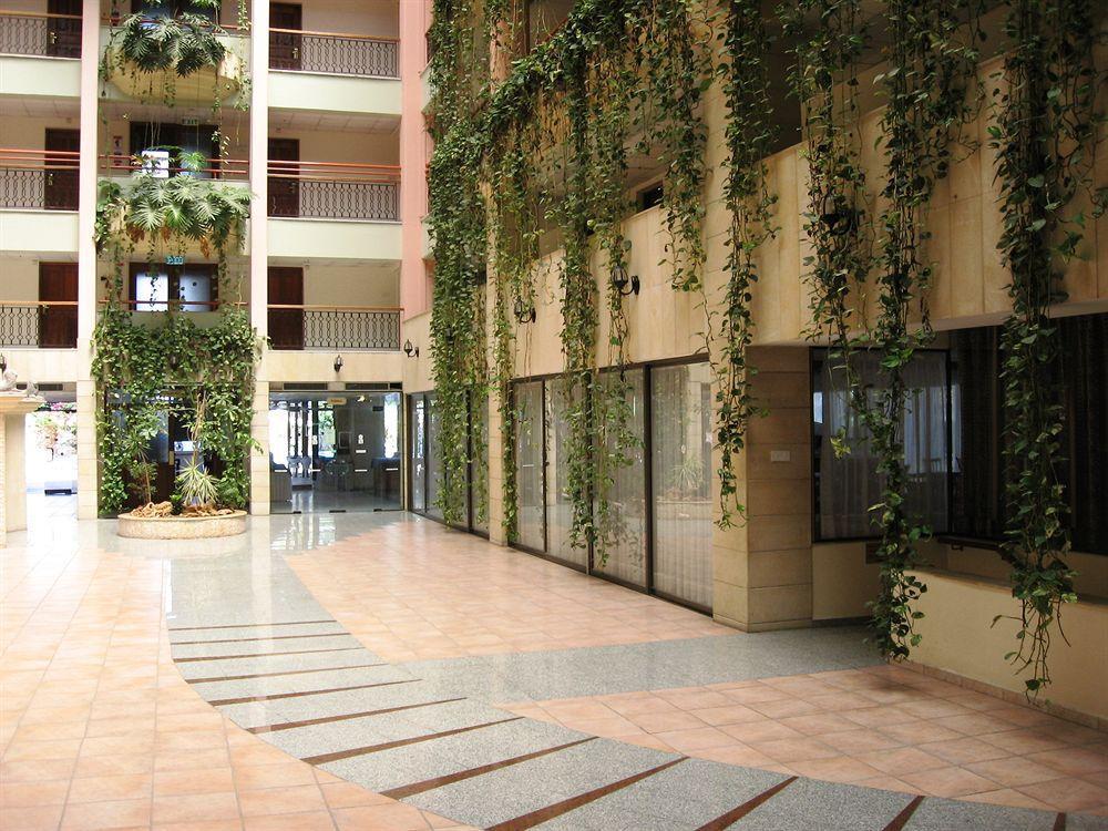 לימסול Arsinoe Beach Hotel מראה חיצוני תמונה