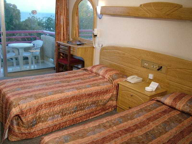 לימסול Arsinoe Beach Hotel מראה חיצוני תמונה