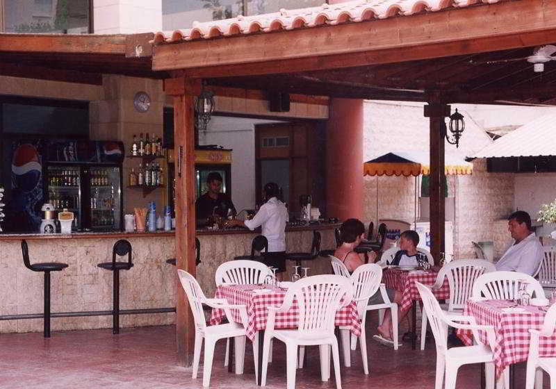 לימסול Arsinoe Beach Hotel מראה חיצוני תמונה